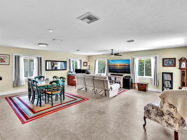 $395,000 | 6098 Stanley Lane, Delray Beach, FL 33484