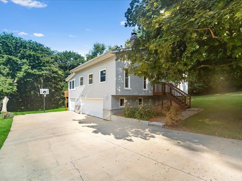 4082 Crestview Road Northeast Solon, IA 52333 - Photo 3 of 50 Gallery Image 3
