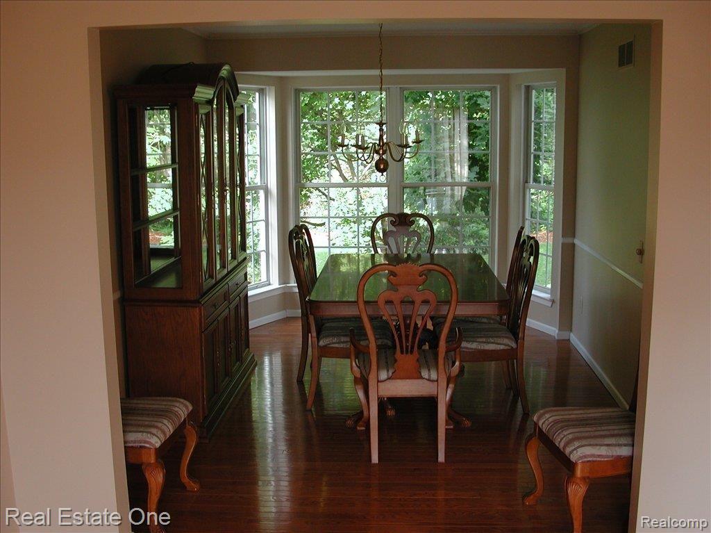 547 Bolinger Street Rochester, MI 48307 - Photo 2 of 5 DSCN4682