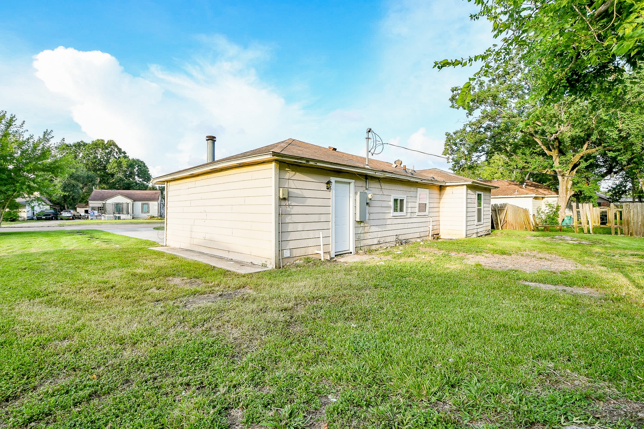 319 Rustic Drive Pasadena, TX 77502 - Photo 23 of 24 Gallery Image 23