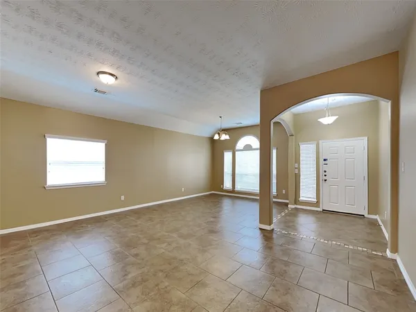 $2,035 | 2315 Perkins Crossing Drive, Conroe, TX 77304