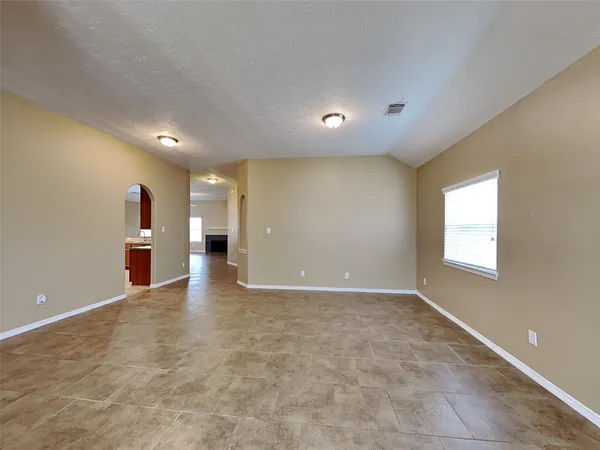 $2,035 | 2315 Perkins Crossing Drive, Conroe, TX 77304