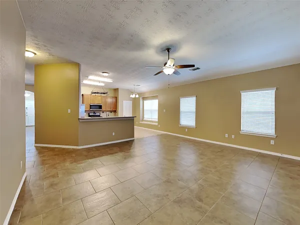 $2,035 | 2315 Perkins Crossing Drive, Conroe, TX 77304