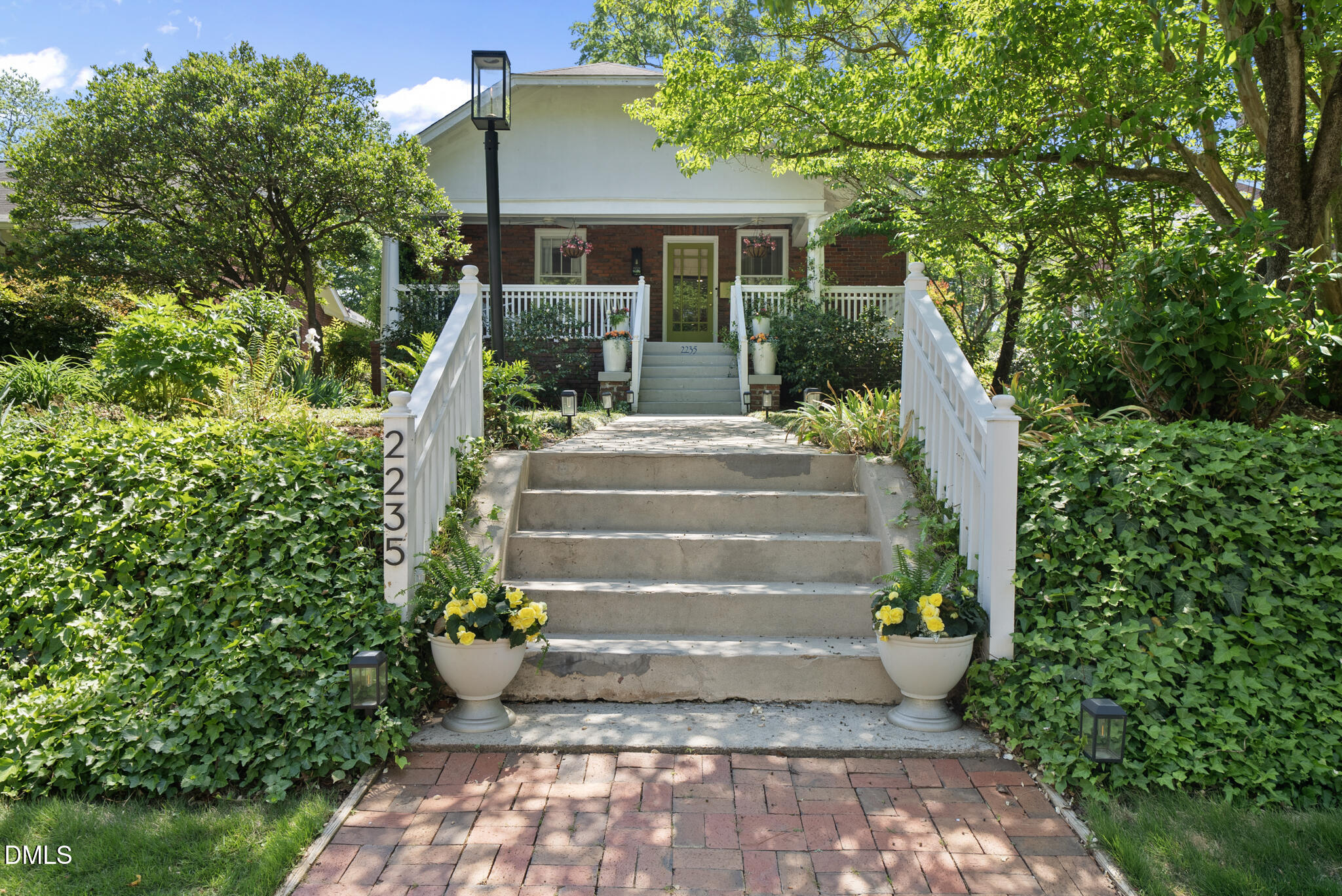 2235 The Circle Raleigh, NC 27608 - Photo 3 of 47 DSC01024