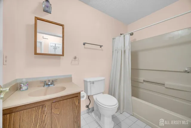 $388,000 | 7 Gatley Close, Freehold, NJ 07728