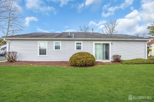 $388,000 | 7 Gatley Close, Freehold, NJ 07728