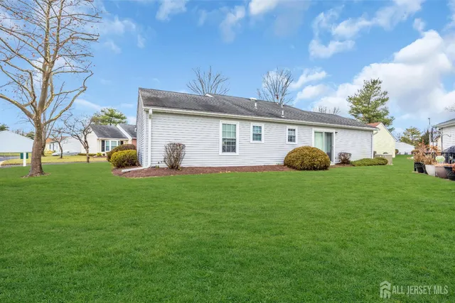 $388,000 | 7 Gatley Close, Freehold, NJ 07728