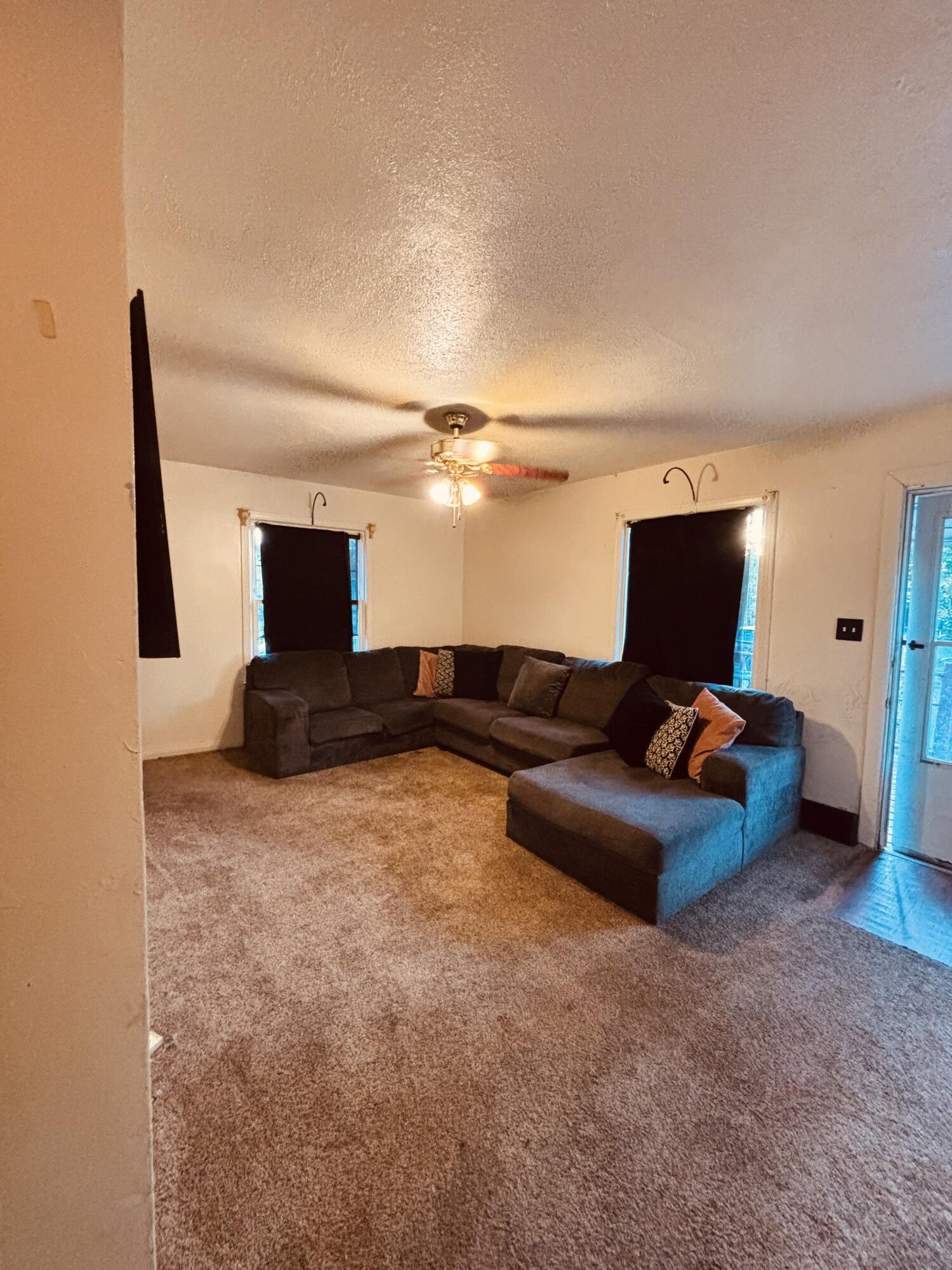 1079 Hurd Avenue Benton Harbor, MI 49022 - Photo 3 of 8 IMG_8040