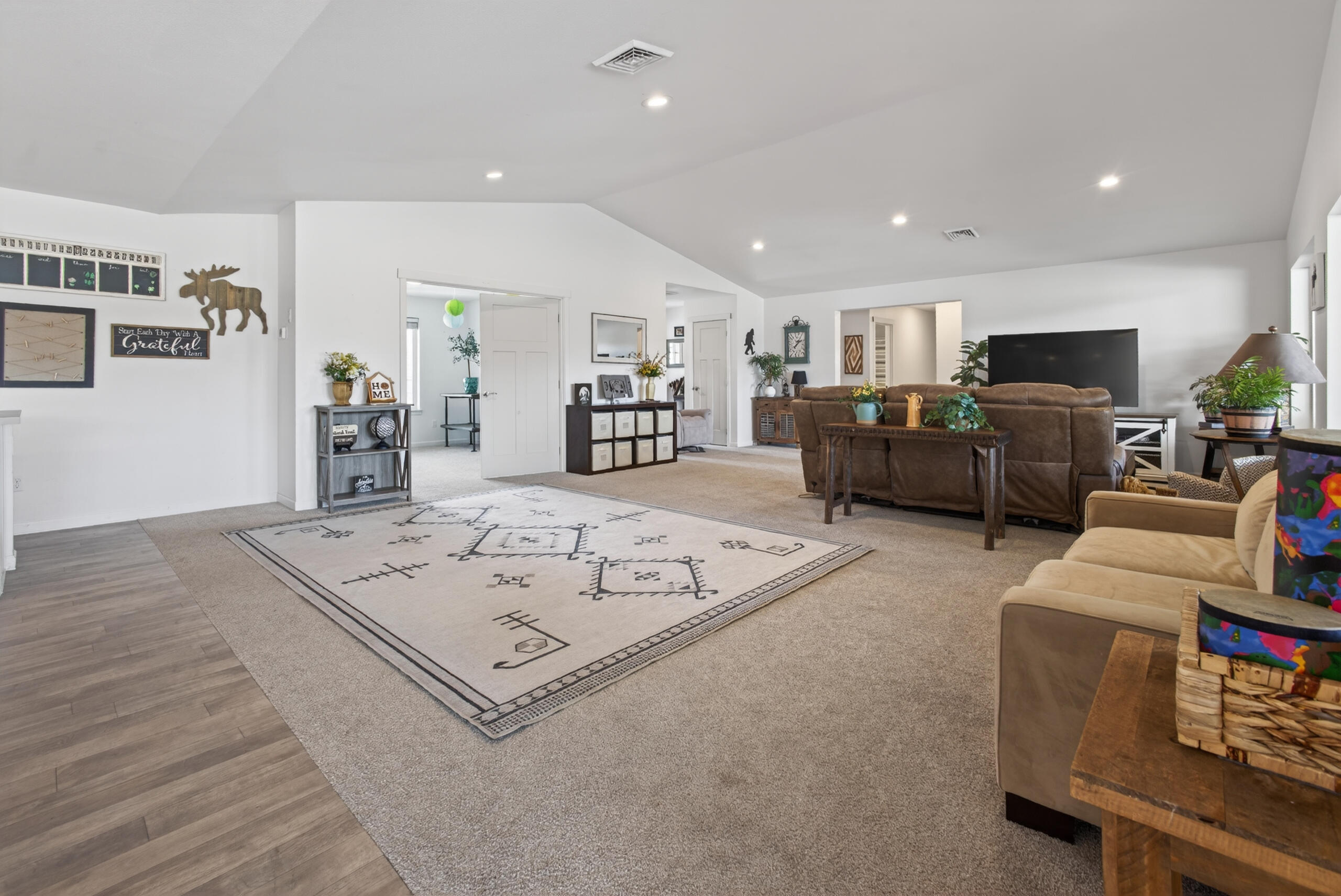 61112 Ferguson Road Bend, OR 97702 - Photo 11 of 47 Great room