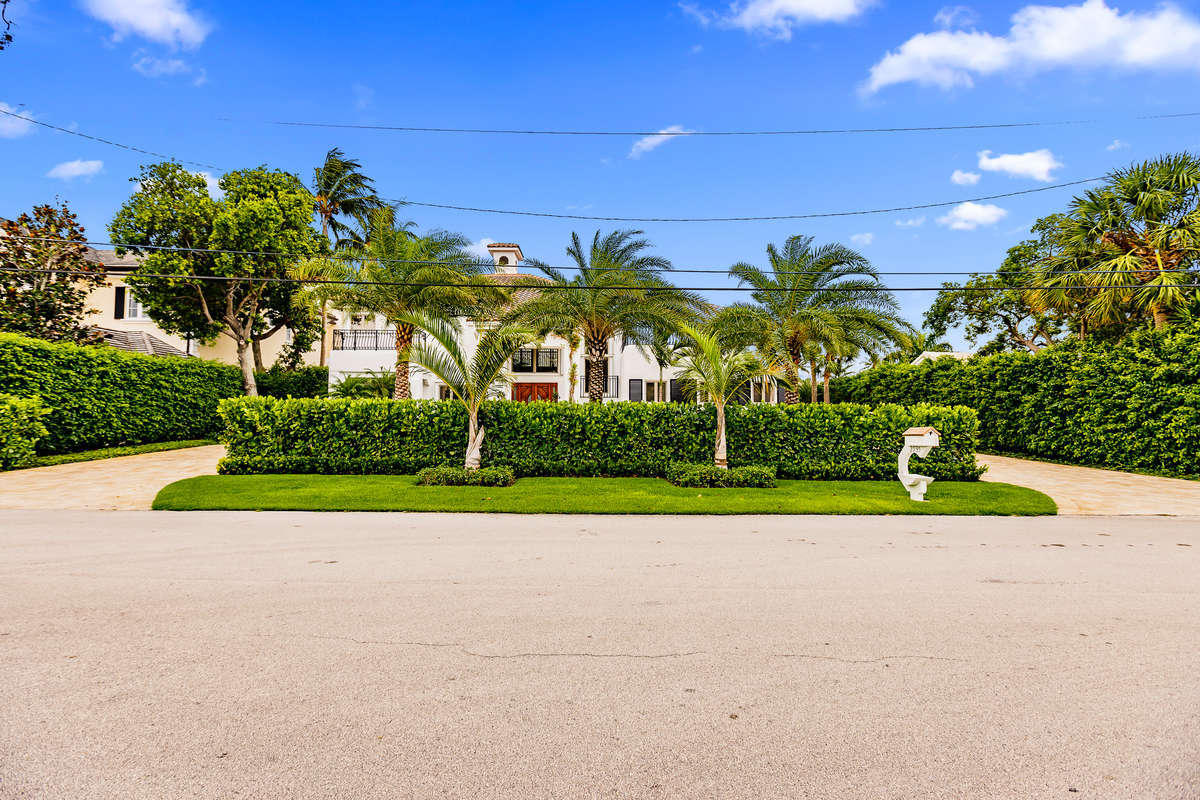 2935 Spanish River Road Boca Raton, FL 33432 - Photo 3 of 33 HOUSE