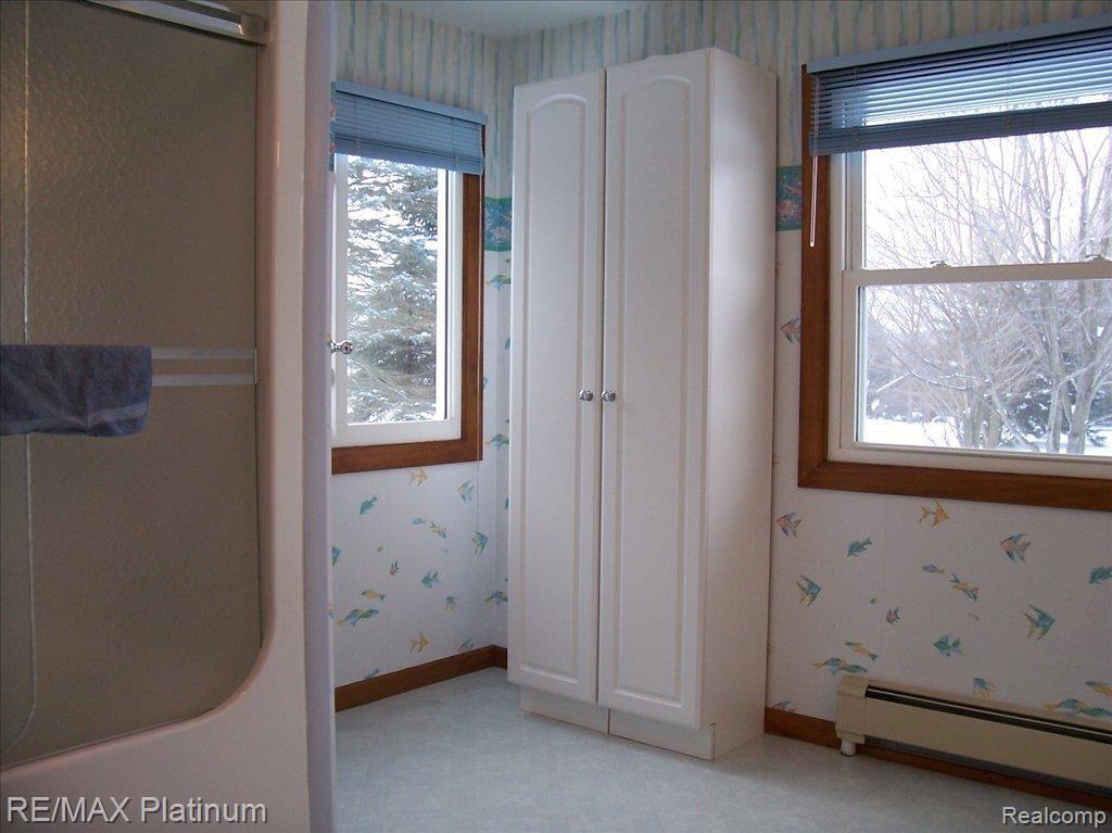 5730 Mabley Hill Road Fenton, MI 48430 - Photo 9 of 16 Master Bedroom Bath
