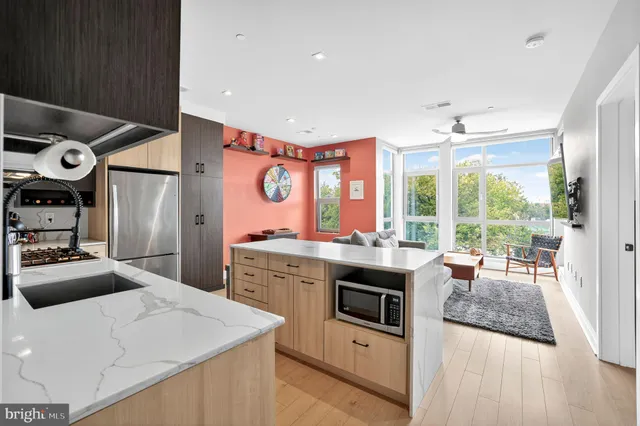 $535,000 | 900 11th Street Southeast, Unit 308, Washington, DC 20003