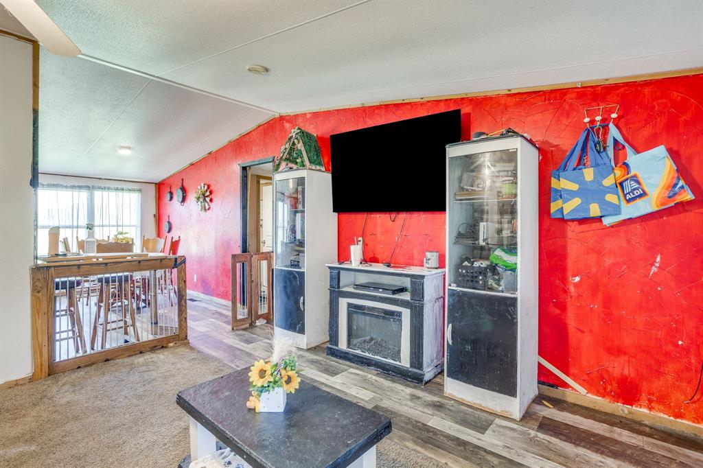 1100 Knob Road Springtown, TX 76082 - Photo 7 of 28