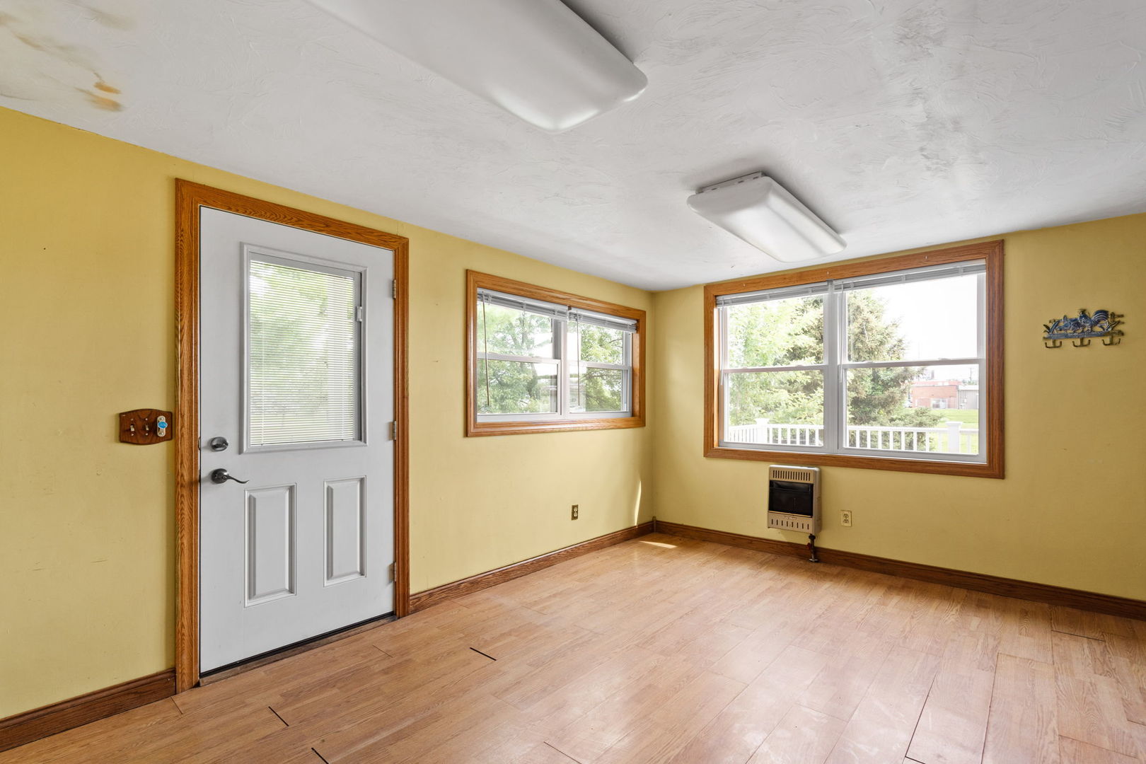 1527 11th Street Dewitt, IA 52742 - Photo 3 of 46