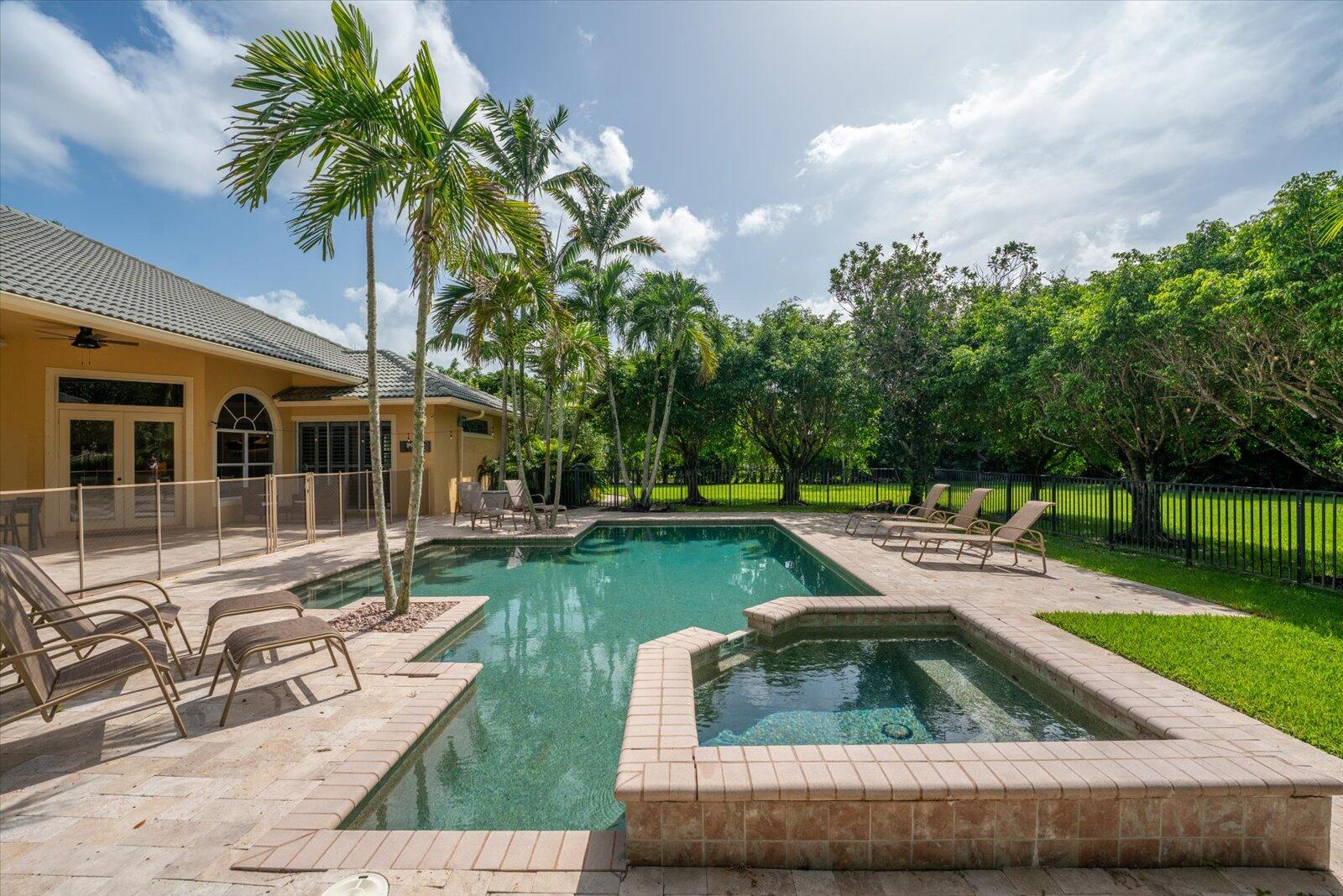 15400 Emmelman Road Wellington, FL 33414 - Photo 34 of 41 Raised pool spa