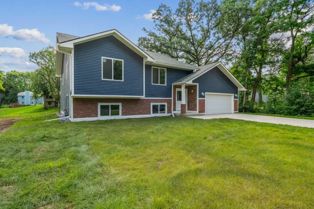 $575,000 | 1880 Desoto Street, Maplewood, MN 55117