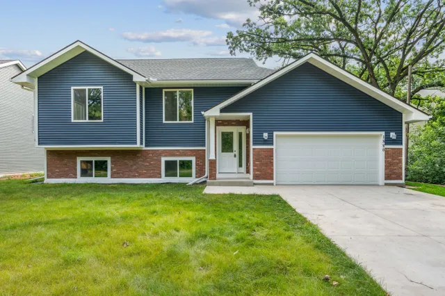 $575,000 | 1880 Desoto Street, Maplewood, MN 55117