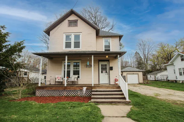 $209,900 | 421 East Street, Three Rivers, MI 49093