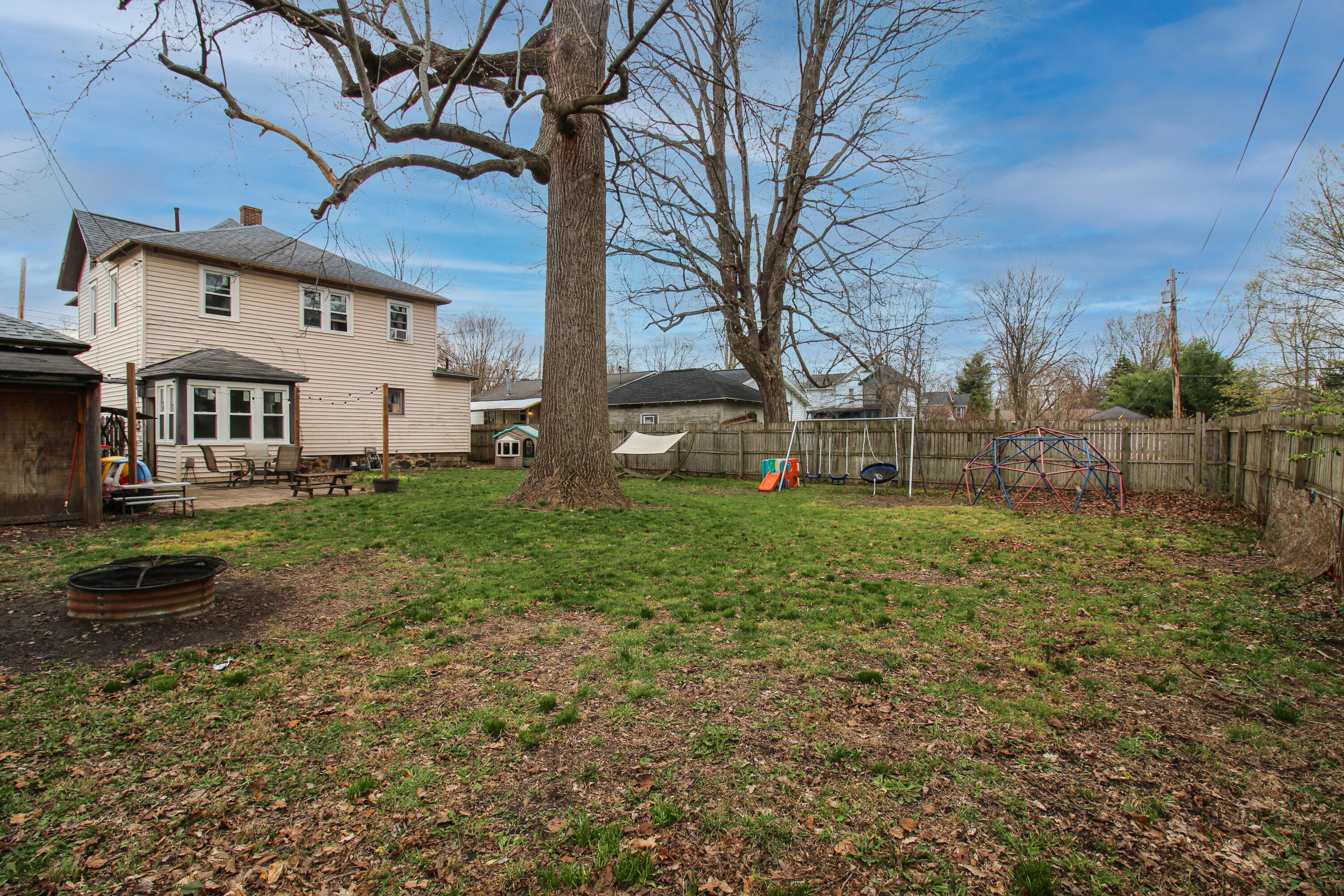 421 East Street Three Rivers, MI 49093 - Photo 5 of 35 East-33