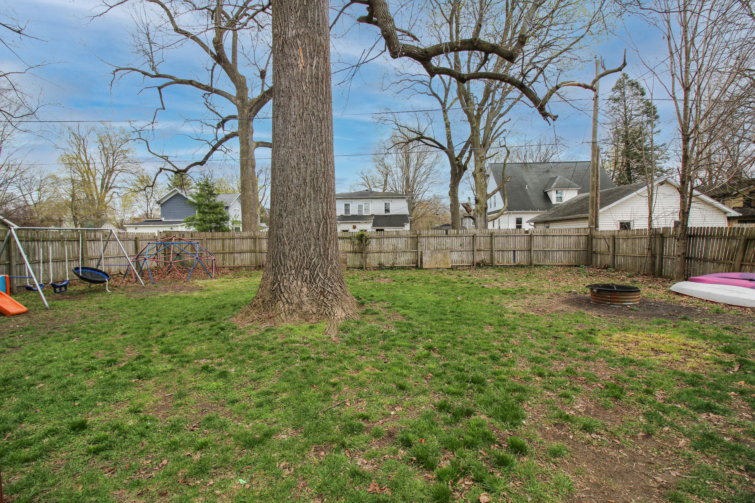 421 East Street Three Rivers, MI 49093 - Photo 7 of 35 East-36