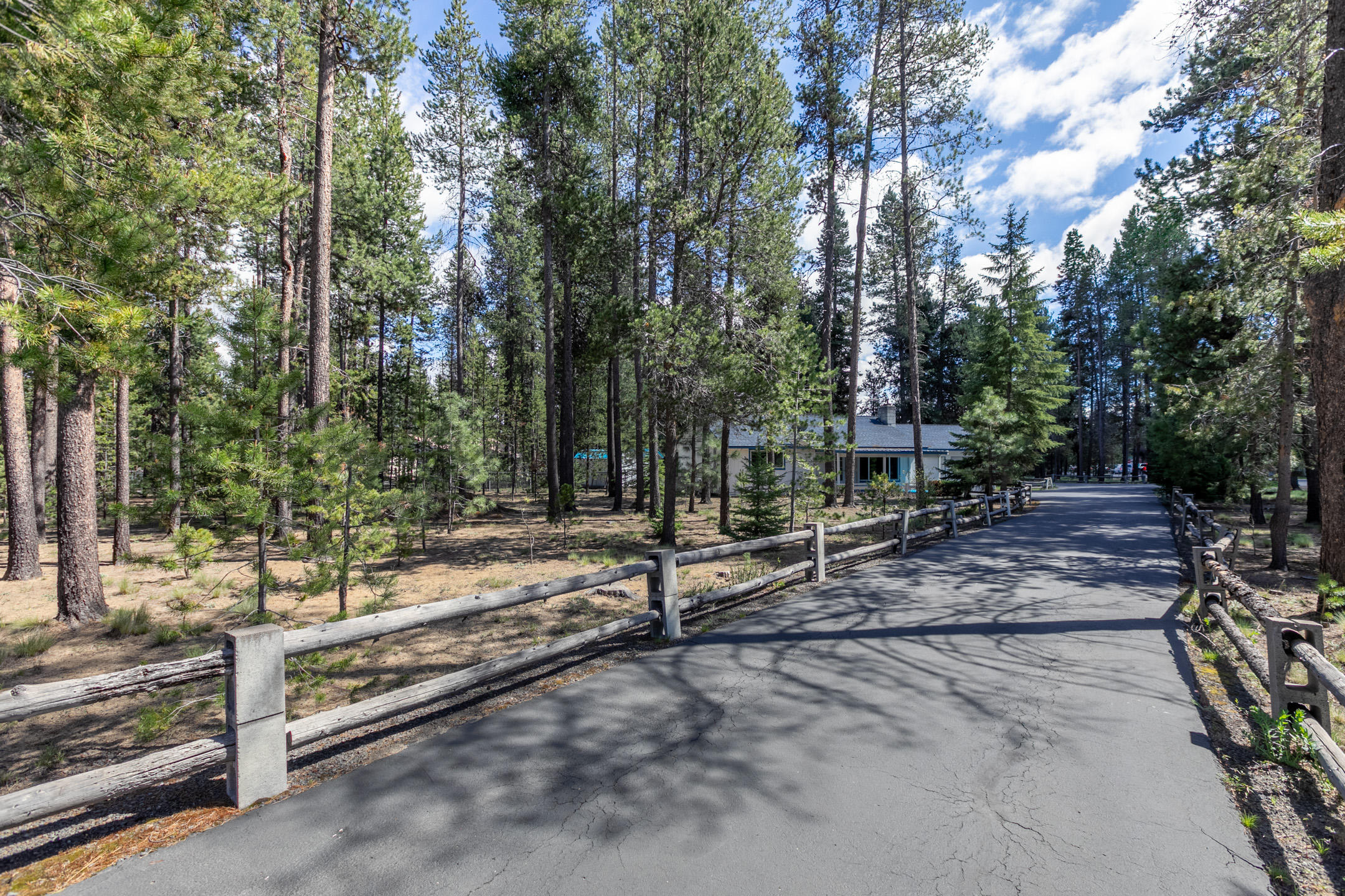 52430 Day Road La Pine, OR 97739 - Photo 3 of 26 2020_05_22_52430_day_rd-4