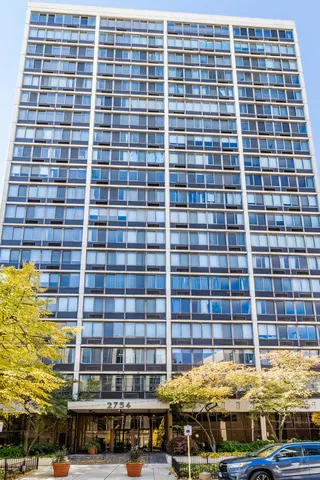 $7,500 | 2754 North Hampden Court, Unit 2105, Chicago, IL 60614