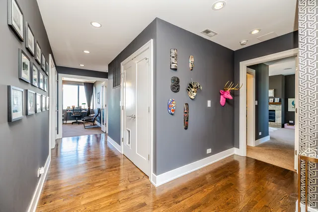 $7,500 | 2754 North Hampden Court, Unit 2105, Chicago, IL 60614