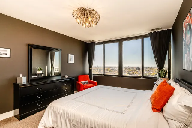 $7,500 | 2754 North Hampden Court, Unit 2105, Chicago, IL 60614