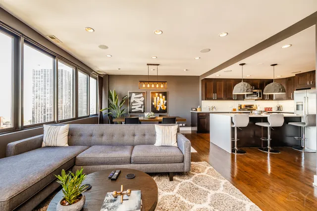 $7,500 | 2754 North Hampden Court, Unit 2105, Chicago, IL 60614