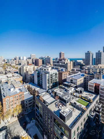 $7,500 | 2754 North Hampden Court, Unit 2105, Chicago, IL 60614