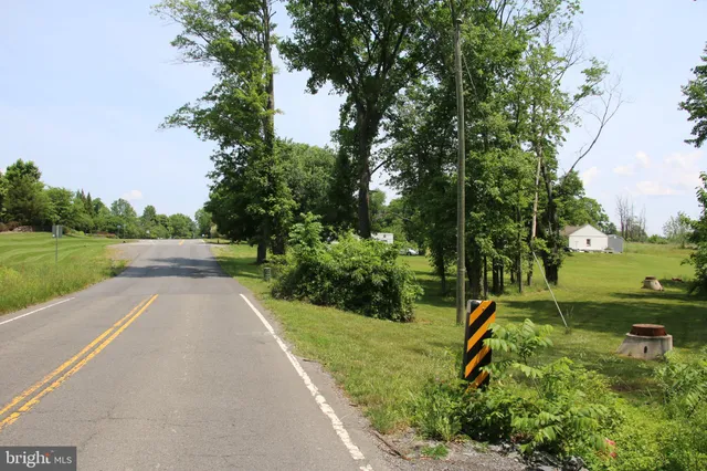 a view of an outdoor space and a yard