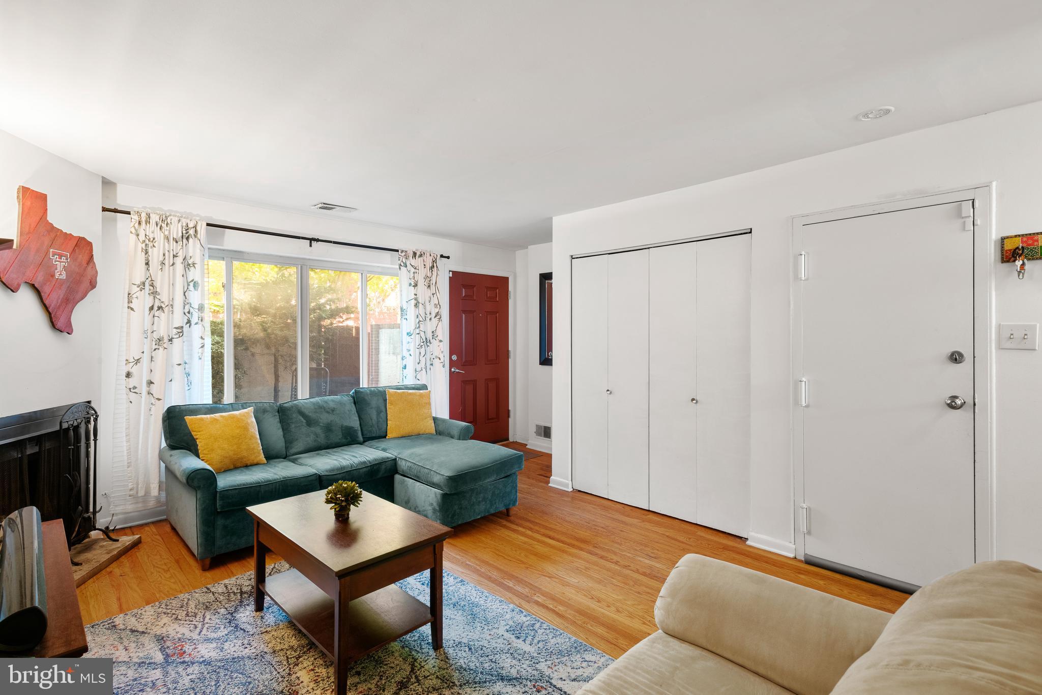 1 Christian Street, Unit 28L Philadelphia, PA 19147 - Photo 8 of 33