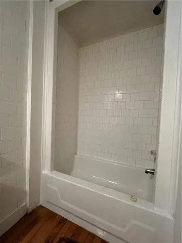 $2,300 | 9 Covell Street, Unit 1, Newport, RI 02840