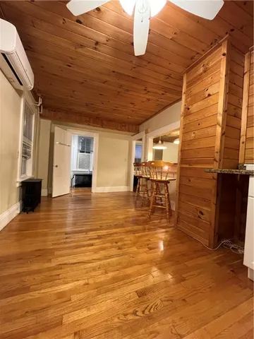 $2,300 | 9 Covell Street, Unit 1, Newport, RI 02840