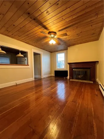 $2,300 | 9 Covell Street, Unit 1, Newport, RI 02840