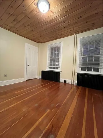 $2,300 | 9 Covell Street, Unit 1, Newport, RI 02840