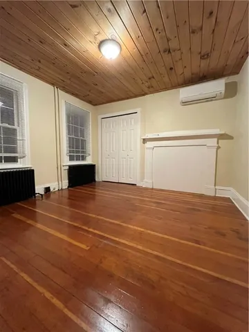 $2,300 | 9 Covell Street, Unit 1, Newport, RI 02840