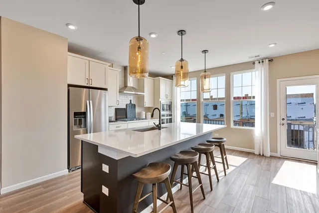 $650,451 | 251 Mary Drive, Unit 14663, Schaumburg, IL 60193