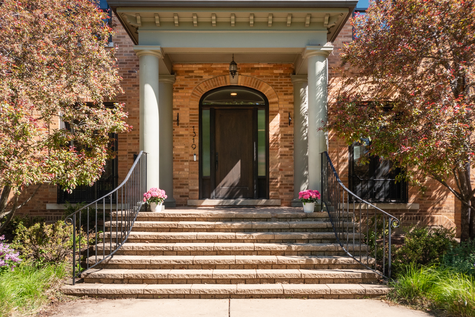 1319 Lincoln Street Evanston, IL 60201 - Photo 2 of 48