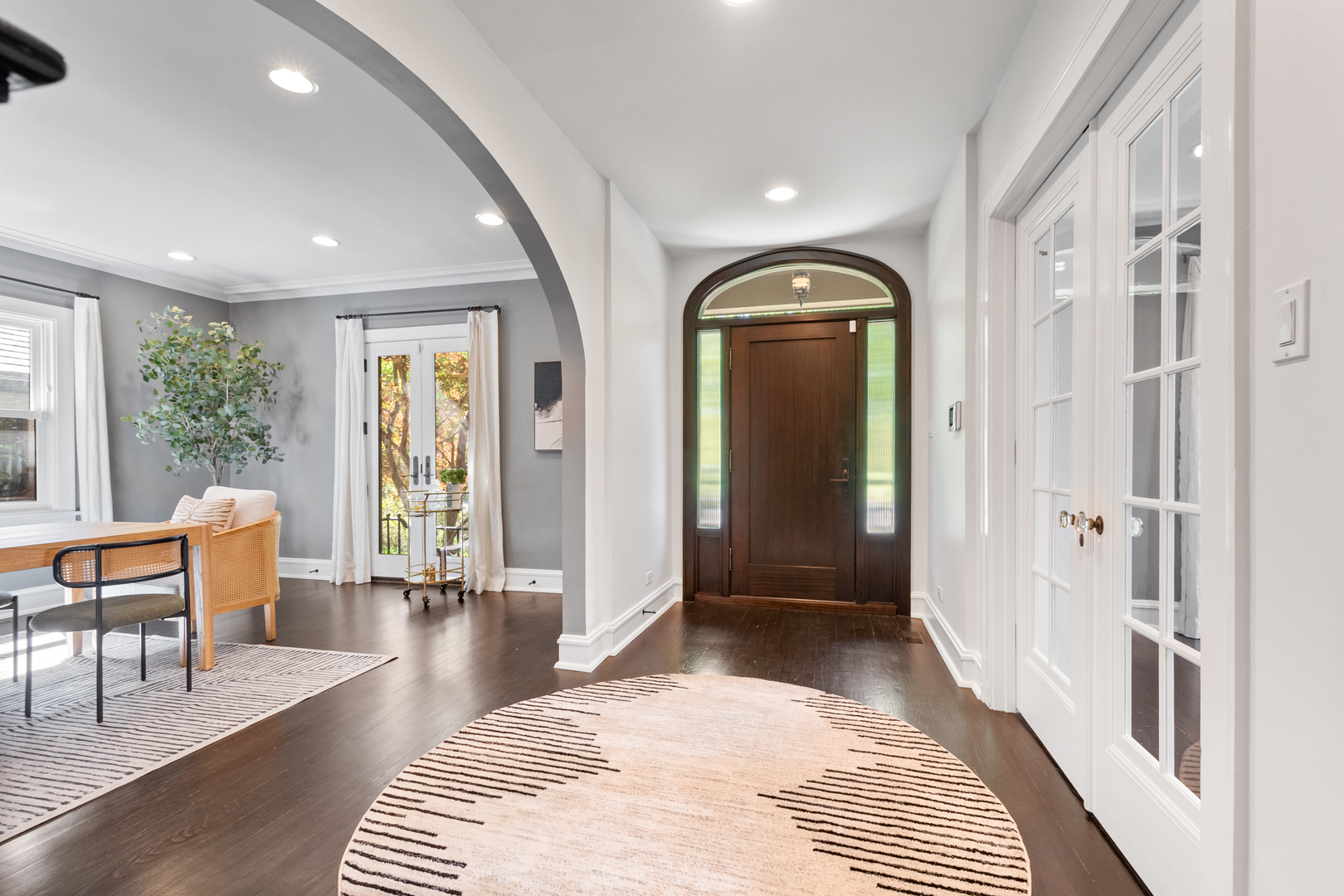1319 Lincoln Street Evanston, IL 60201 - Photo 5 of 48