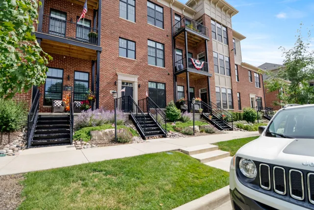 a view of a terrace with sitting area