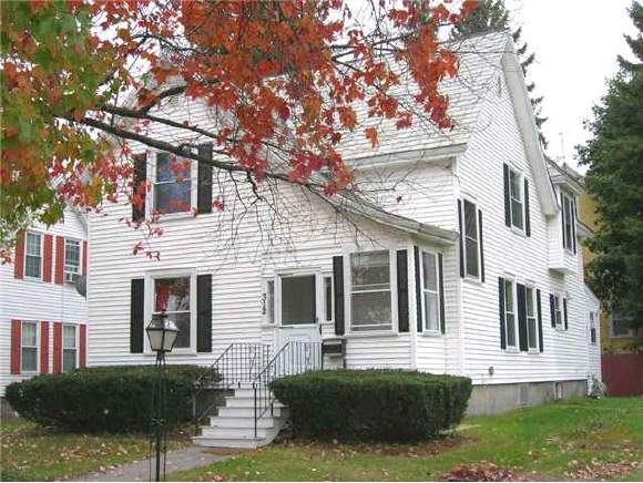 312 Mammoth Road Manchester, NH 03103 - Photo 1 of 5