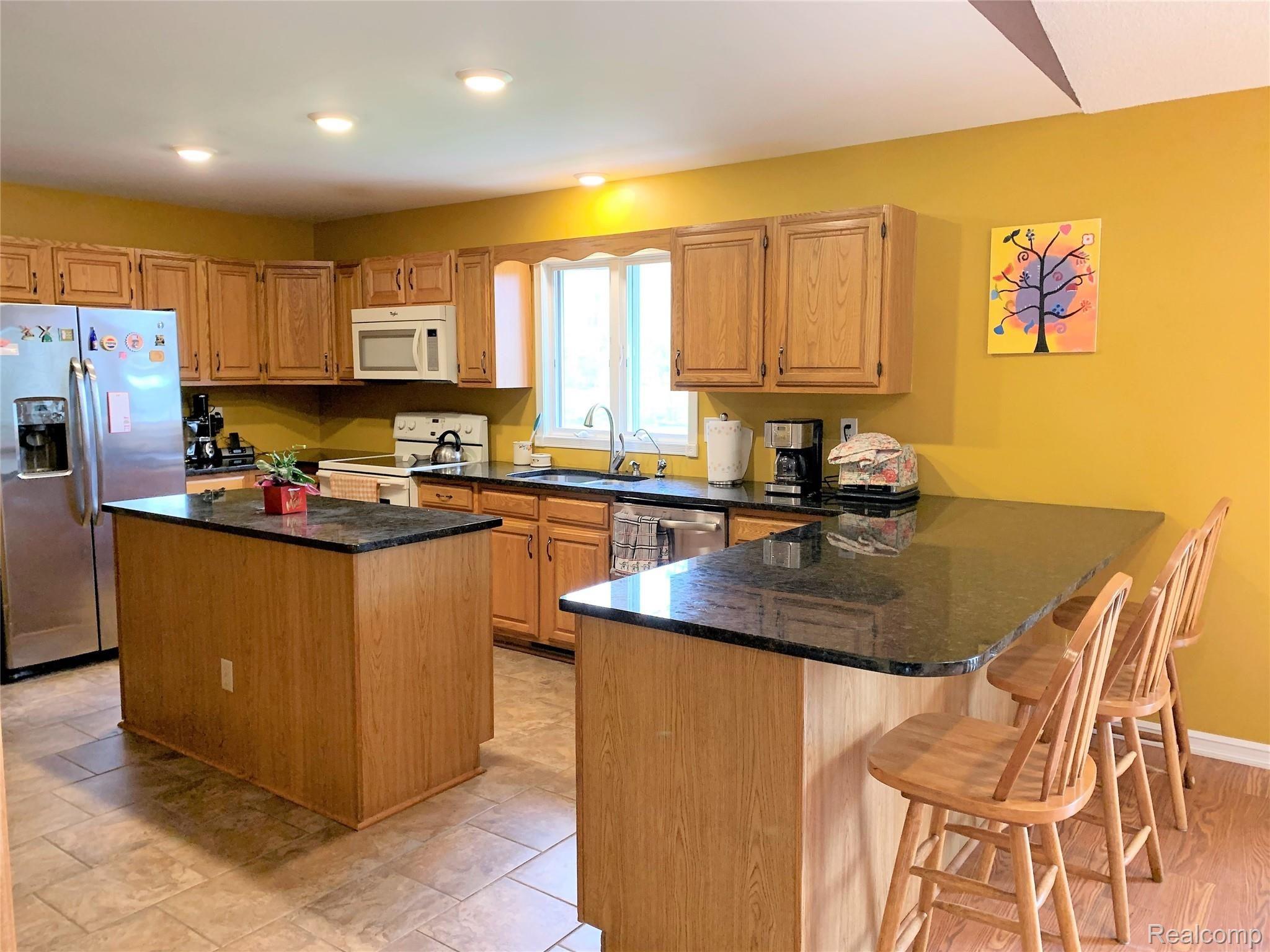 5403 Hartland Road Fenton, MI 48430 - Photo 10 of 26 Photo May 05, 1 02 12 PM.jpg