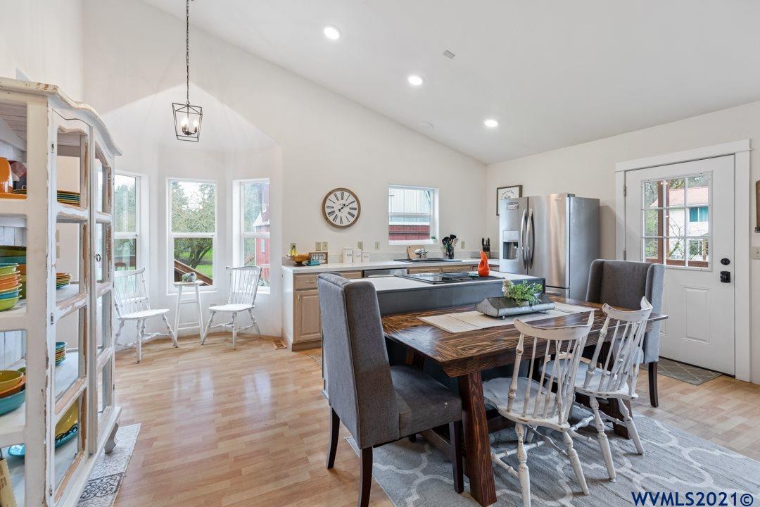 9895 Wells Landing Road Independence, OR 97351 - Photo 10 of 42