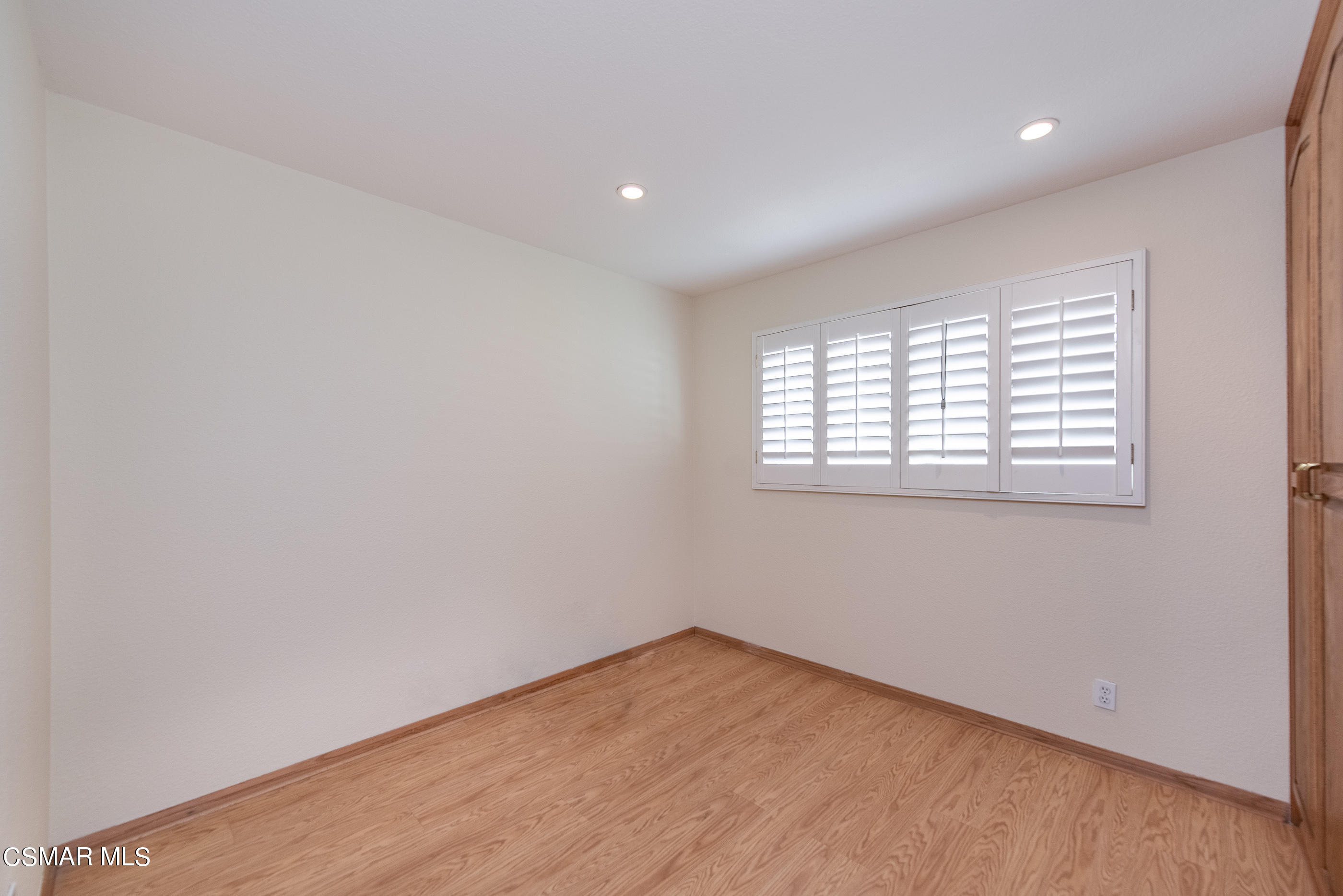 4768 Del Rio Drive Simi Valley, CA 93063 - Photo 18 of 30 4768 Del Rio Dr Simi Valley-18
