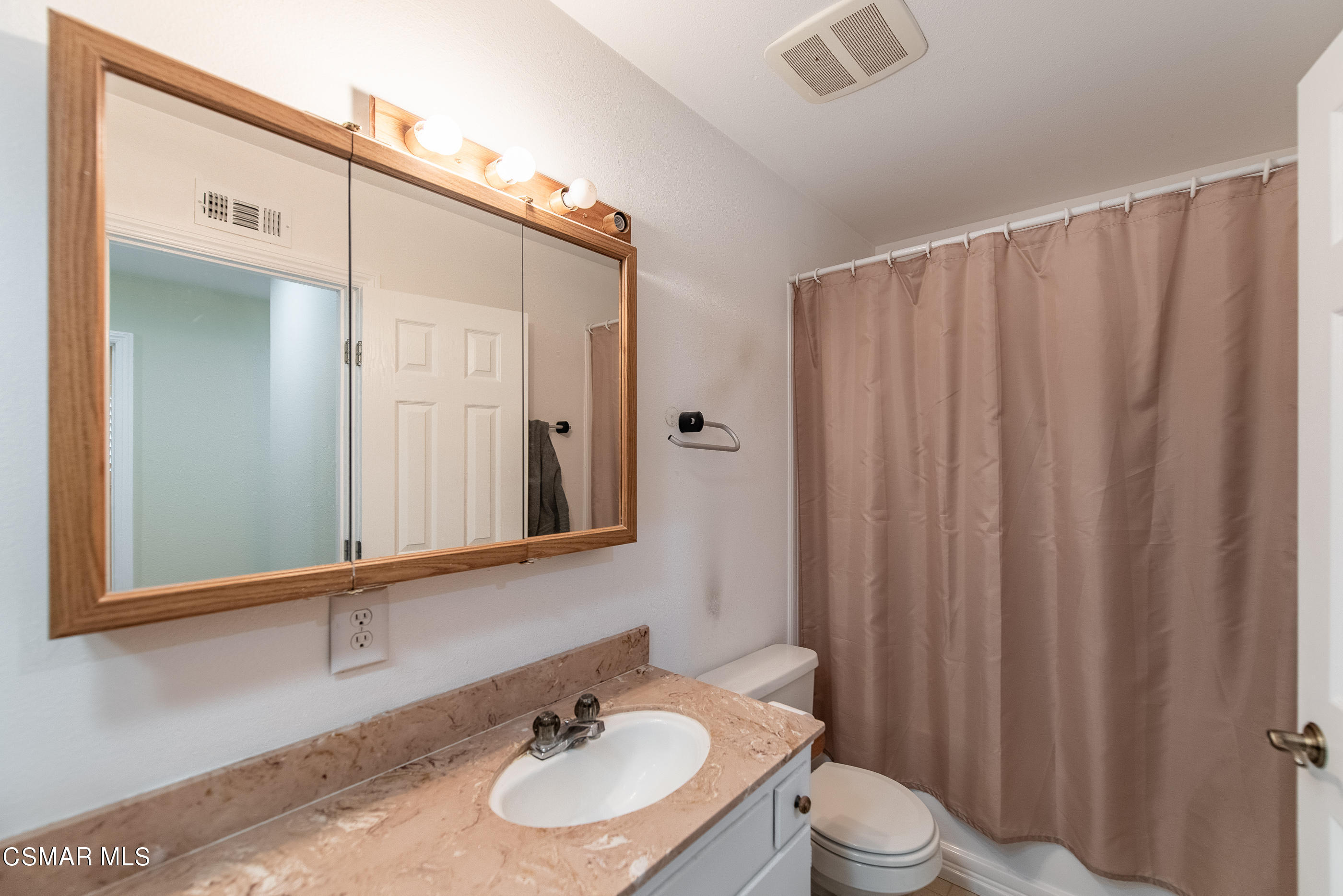 4768 Del Rio Drive Simi Valley, CA 93063 - Photo 23 of 30 4768 Del Rio Dr Simi Valley-23