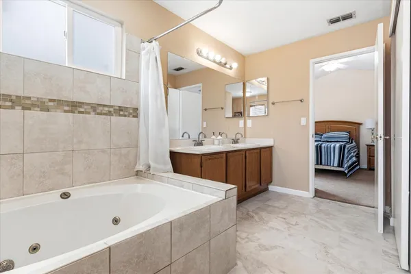 $557,000 | 200 Porter Court, Woodland, CA 95695