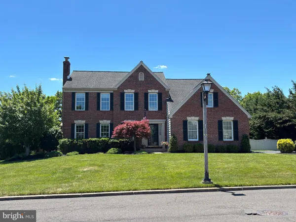 $1,049,500 | 11 Gunning Lane, Langhorne, PA 19047