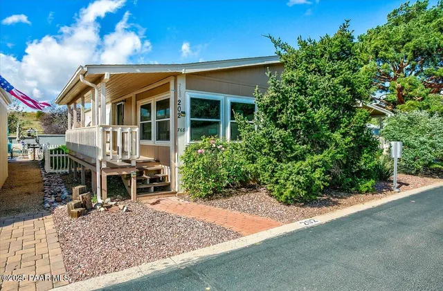 $409,000 | 768 North Mesquite Tree Drive, Unit 202, Dewey, AZ 86327