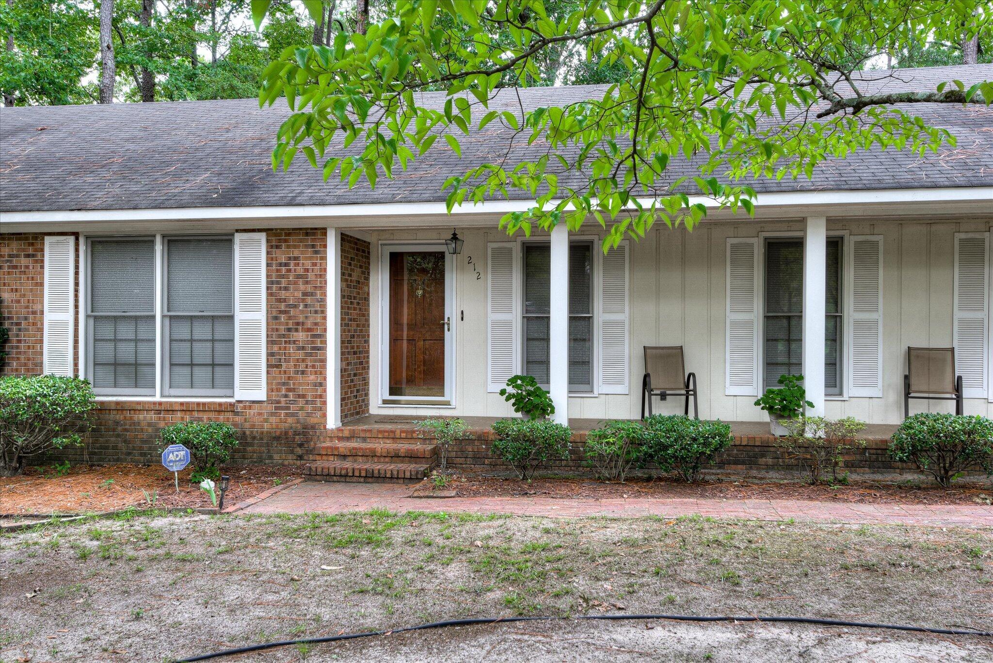 212 Englewood Road Aiken, SC 29803 - Photo 4 of 42 Gallery Image 4